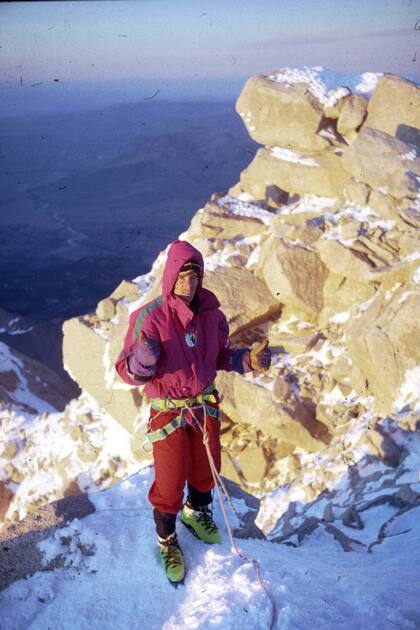 Alberto del Castillo en la cumbre del Fitz Roy, en 1990.