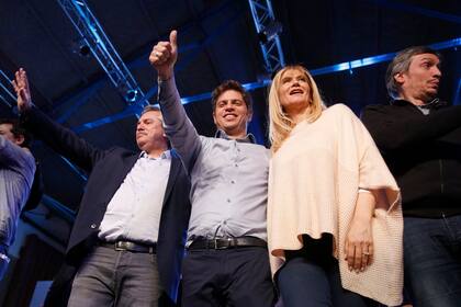 Alberto Fernández, Axel Kicillof, Verónica Magario y Máximo Kirchner, en el búnker de Frente de Todos