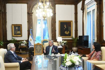 Alberto Fernández, Baltasar Garzón y Vilma Ibarra