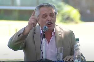 Alberto Fernández cantó en medio del acto y dijo que en 2023 van a volver a ganar