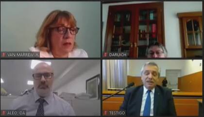 Alberto Fernández declaró en Comodoro Py y defendió a Cristina Kirchner