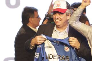 Sponsors, confesiones y fútbol: Alberto Fernández y Argentinos Juniors