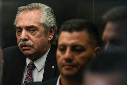 Alberto Fernández, en Comodoro Py, durante una audiencia del juicio por violencia de género