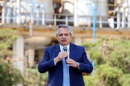 Alberto Fernández en el acto llevado a cabo en Raizen