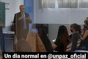 Alberto Fernández daba clases en José C. Paz mientras kirchneristas y opositores se trenzaban en el Congreso