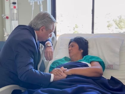 Alberto Fernández, en la clínica Los Lapachos junto a Milagro Sala
