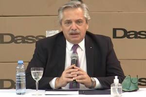 Alberto Fernández en la fábrica de calzado deportivo Dass en El Dorado, Misiones