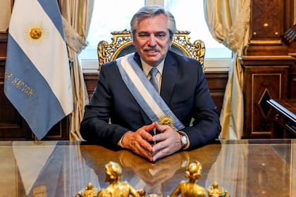 Alberto Fernández en su despacho