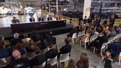 Alberto Fernández en un acto en la planta de Ford en General Pacheco