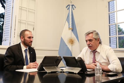 Alberto Fernández y Martín Guzmán, en diálogo con la directora gerenta del FMI, Kristalina Georgieva
