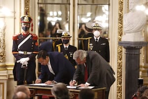 El incómodo momento del Presidente tras cerrar el acuerdo con Bolivia por el gas