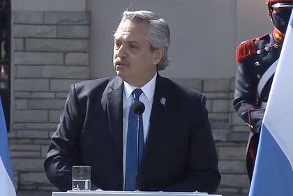 Fernández busca cambiar la estética pandémica