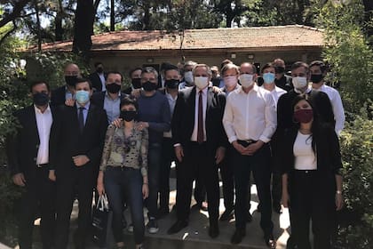 Alberto Fernández reeditó la foto que se tomó poco después de asumir junto a intendentes peronistas del conurbano bonaerense, en Lomas de Zamora