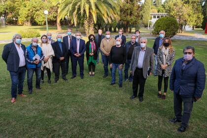 Alberto Fernández, junto a la cúpula de la CGT