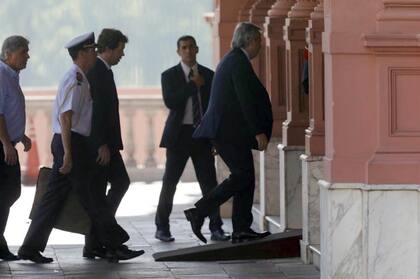 Alberto Fernández llega a Casa Rosada en su primera jornada como Presidente de la Nación