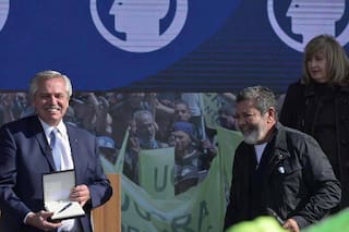 Firme rechazo a la medida que otorga contratos de obra pública a los movimientos sociales