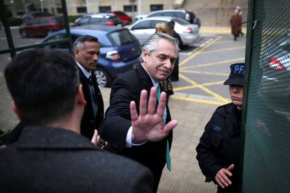 Alberto Fernández sale de declarar en Comodoro Py, 10/7/19