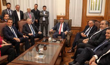 Alberto Fernández se reunió con Manzur, industriales y sindicalistas en Tucumán
