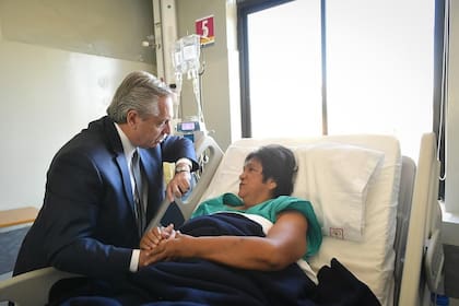 Alberto Fernández visitó a Milagro Sala en la clínica donde se encuentra internada