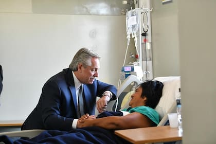 Alberto Fernández visitó a Milagro Sala en la clínica donde se encuentra internada