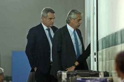 Alberto Fernández y Agustín Rossi, en la reunión del PJ