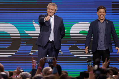 Alberto Fernández y Axel Kicillof en el búnker del Frente de Todos en Chacarita