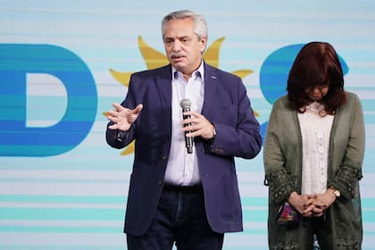 Alberto Fernández y Cristina Kirchner, en el escenario de la derrota electoral