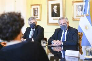 Alberto Fernández y Daniel Filmus durante el anuncio de este mediodía.