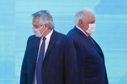El Presidente destacó que no es una medida que quiera tomar, pero afirmó que los argentinos no producen en dólares
