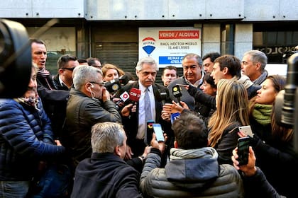 Alberto Fernández y Héctor Daer al finalizar el encuentro en UPCN