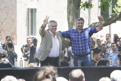 Alberto Fernández y Máximo Kirchner, el 18 de diciembre de 2021, en San Vicente, cuando se presentó al hijo de Cristina como presidente del PJ bonaerense