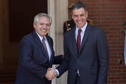 Alberto Fernández y Pedro Sánchez en Madrid