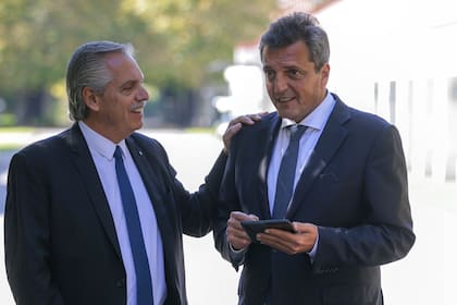 Alberto Fernández y Sergio Massa se mostraron juntos en Olivos para intentar llevar tranquilidad al mercado