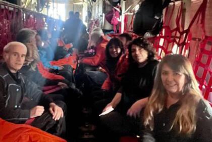 Alberto Fernández y su comitiva ya están en la Antártida