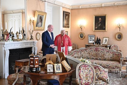 Alberto II y León XIV mantuvieron una charla privada puertas adentro del palacio. Si bien la visita del Sumo Pontífice fue breve –nueve
horas–, estuvo cargada de significado