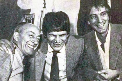 Alberto Olmedo, Carlos Monzón y Adrián "Facha" Martel, emblemas de una época para el teatro y el deporte. 