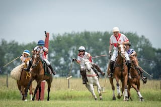 La leyenda del polo que se divierte a los 78 años jugando con sus nietos