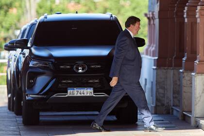 Alberto Weretilneck, gobernador de Río Negro, ingresa a la Casa Rosada