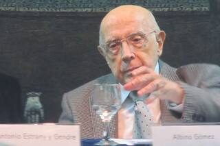 Albino Gomez recibió la Pluma de Honor en el Día del Periodista