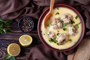 Albóndigas a la griega con salsa de limón