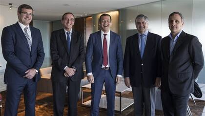 Albrecht, Hosanski, Gutiérrez, Gutiérrez y Bulgheroni, antes del anuncio