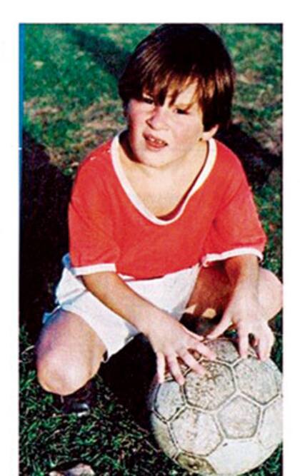 Messi, de chico, con la camiseta de Grandoli