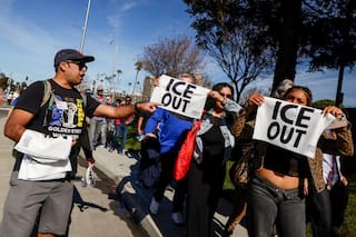 Retrocede el ICE: la estrategia de los alcaldes demócratas para resistir las operaciones federales contra los migrantes