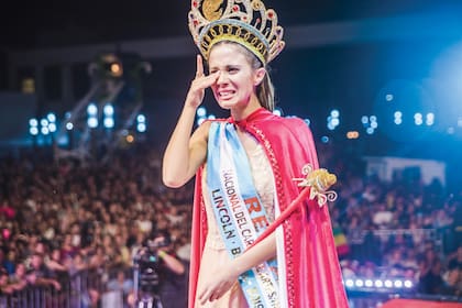 Aldana Oliva es la última "reina" del carnaval; a partir de este año se eligirán "embajadoras"