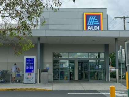 ALDI tiene cuatro veces más tiendas que Trader Joe's en EE.UU. Foto: Marques Thomas, Unsplash