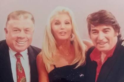 Aresi junto a Sandro y Susana Giménez