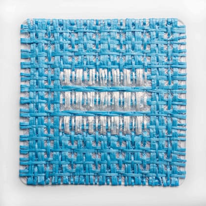 "Alegoría de la bandera", obra de 2012, fue hecha con cintas ensambladas