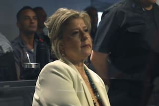 El Gobierno respalda a Monteoliva tras la agresión a un camarógrafo y la protesta en las escalinatas del Congreso