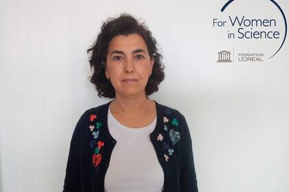 Alejandra García obtuvo una mención por su trabajo sobre cultivos con aplicaciones alimentarias y para la producción de materiales sustentables