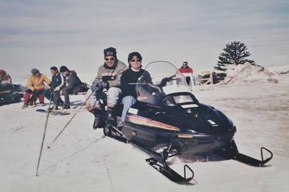 Alejandra Puel y Alejandro Calfuqueo fueron dos de los primeros en ser instructores de esquí.